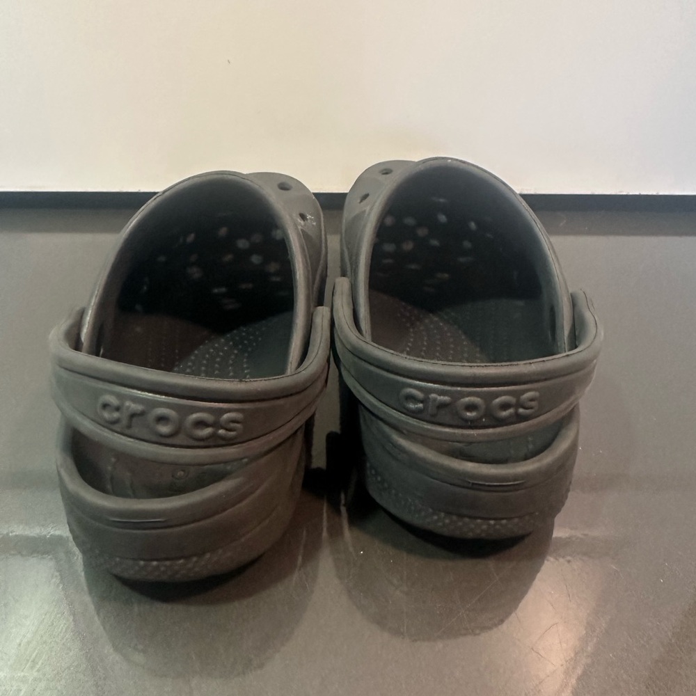 Little Boys Crocs Size 11 - Picture 2 of 4